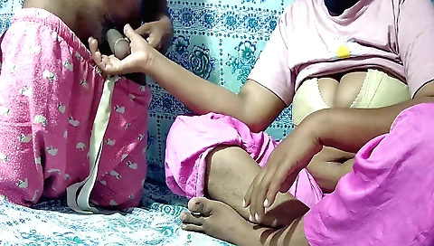 Indian handjob video of big ass in the middle of sex