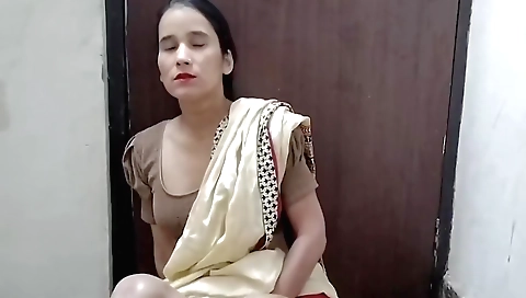 Indian teen with sexy body playing with her little toy