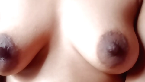 Indian amateur video with beautiful face and a nice body