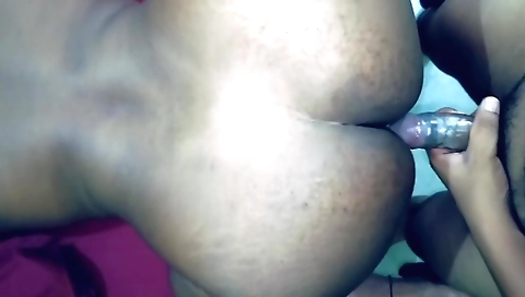 Indian girl and her online friend fuck in homemade video