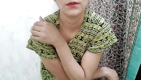 Solo female video showing her naked body with hd recording