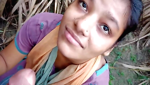 Indian teen 18+ with natural curves taking a deepthroat porn vid