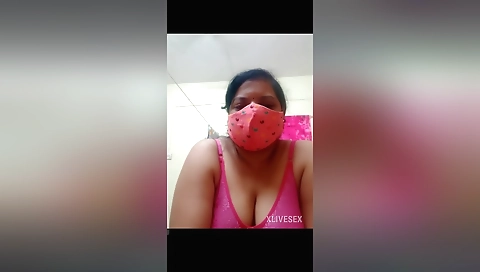 Divya rani shows her body in a gorgeous webcam video
