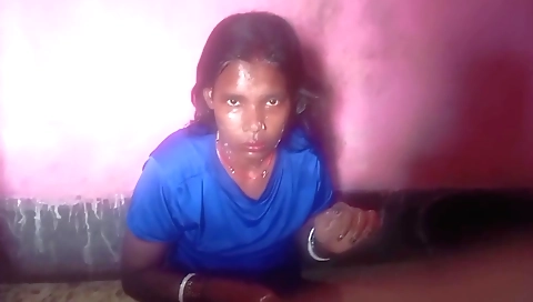 Indian babe plays with her bathroom and then gets fucked