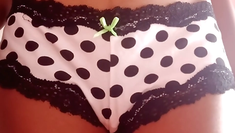 Indian amateur girl has solo video showing her body