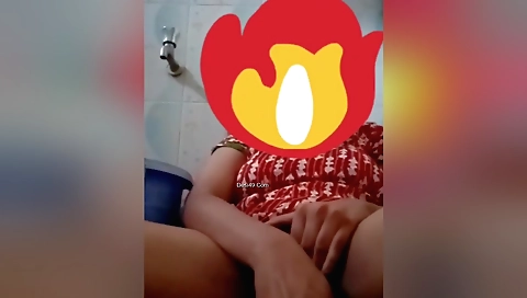 Indian babe likes getting her tight clit played with plastic dildo