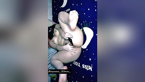Indian amateur solo female video in hd clip with toys