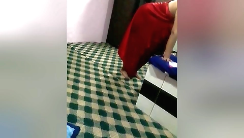 Solo female webcam video with just her fingers shaking