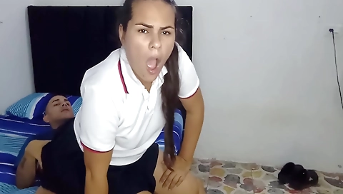 Brunette with a nice ass gets the guy to watch her videos