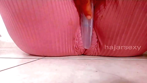 Solo amateur blonde with a huge butt in hot toy play