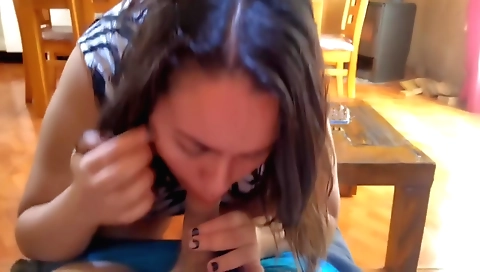 Indian porn video with a brunette stepmom cleaning up