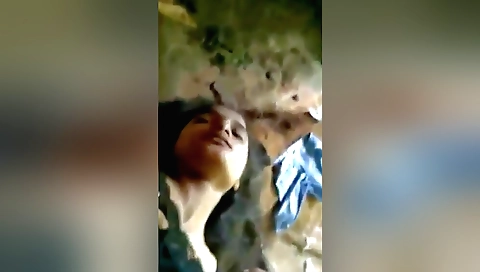 Indian hairy woman gets her pussy fucked in outdoor video