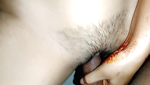 Amateur hairy sex scene of Indian babe with hairy pussy