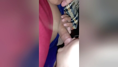 Amateur wife with a natural body fucks her husband and her husband