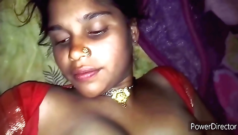 Hairy pussy milf shows her hairy pussy in homemade movie