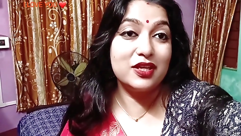 Indian girl is moaning in her bare ass as she fucks