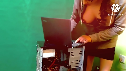 Latina milf with a big booty enjoys her computer repair job