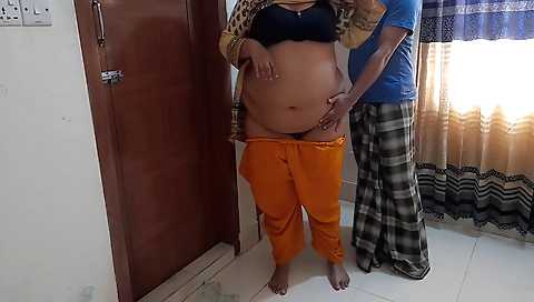 Big booty indian chick showing off her booty on the webcam