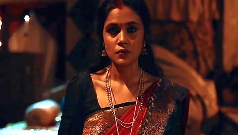 Desi sinful insight of a handsome brunette indian babe