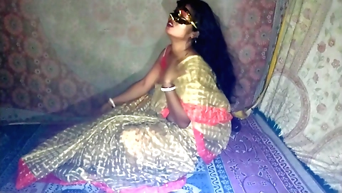 Indian amateur video shows how she fucks her lover
