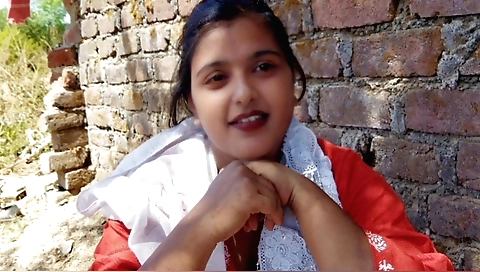 Hot indian amateur video showing cute woman sucking