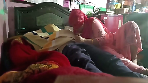 Indian babe is fucked in her pussy in her homemade porn video
