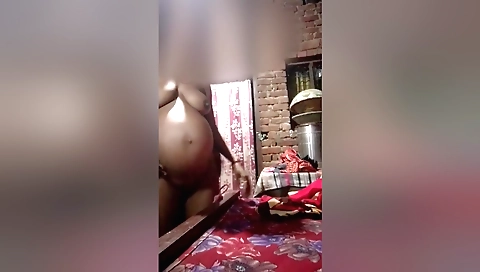 HDB housewife wants to play with her body and her darling's dick