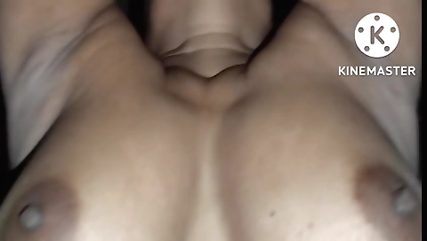 Indian chick with a sexy body is showing her pussy