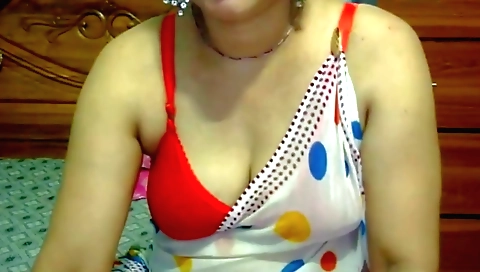 Indian wife fucks her husband in her sexy home video