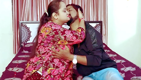 Indian mature 30+ gets her pussy licked by husband