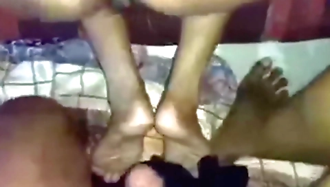 Indian girl sucking hard cock in amateur porn video