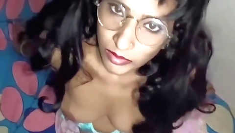 Indian pornstar gets her pussy and mouth fucked in a facial video