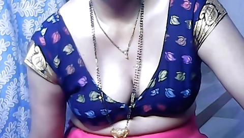 Indian amateur solo video with the woman masturbating