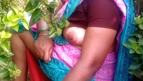 Aunty porn video with hot hairy chick in a hot room