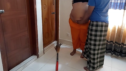 Amateur indian babe gets ass fucked in amateur clip