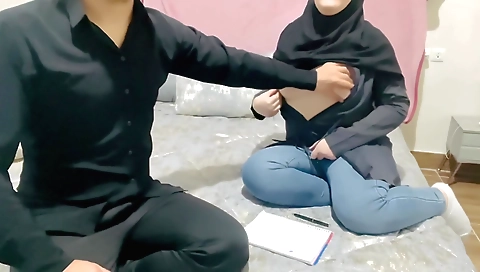 Indian babe with a large ass takes a nice dick hard on the bed