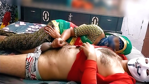 Indian girl loves fucking a cock in bed in amateur porn