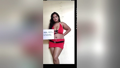 Indian amateur brunette sex video with a big ass and tits