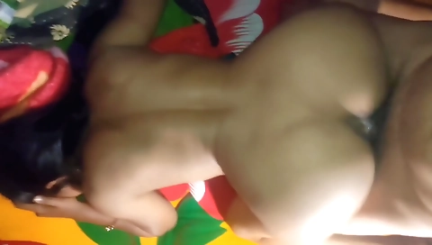 Amateur indian brunette girl receives a surprise from her boyfriend