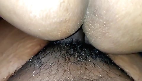 Indian woman fucked and fucked herself at the same time