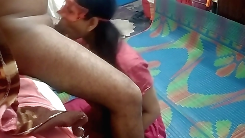 Indian bhabhi gets fucked by her lover after she sucks his dick