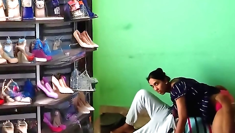 Indian shop owner gives an amateur erotic sex show