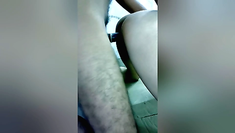 Amateur girl gets her virginity with a man on first time